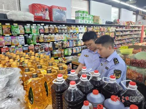 筑牢節(jié)日安全防線——東臨新區(qū)市場監(jiān)管局開展國慶中秋“雙節(jié)”前食品安全與進出口貨物專項檢查